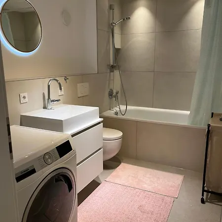 Ruhige In Bei Muenchen Apartament *